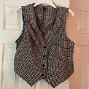 Houndstooth pattern vest top size 2X, fits like XL